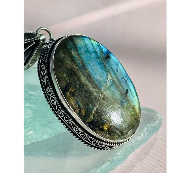 925 Sterling Chunky  Labradorite  Pendant - Picture 4 of 7
